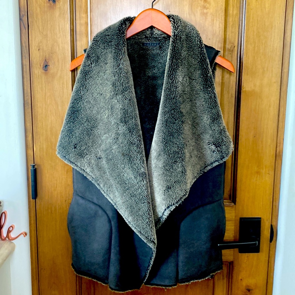 Velvet by Graham & Spencer Faux Fur Vest. Size XS/ P